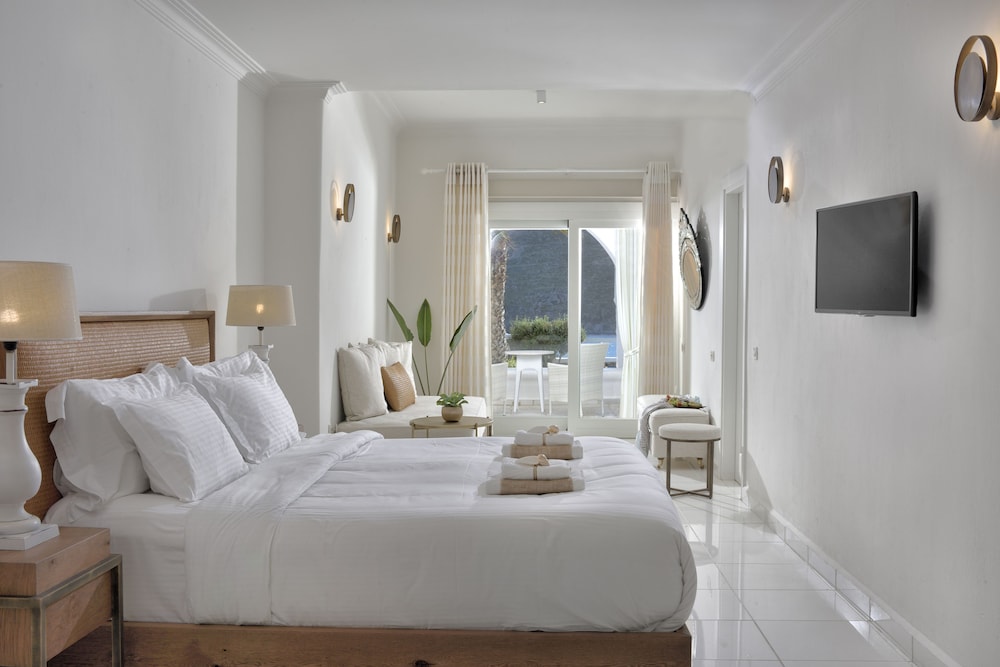 Sunshine Junior Suite with Outdoor Hot Tub, Sea View - Photo 1