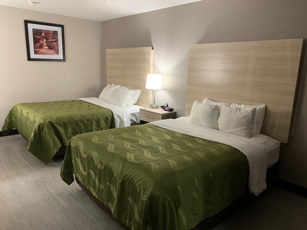 Standard Room, 2 Queen Beds, Smoking - Photo 2