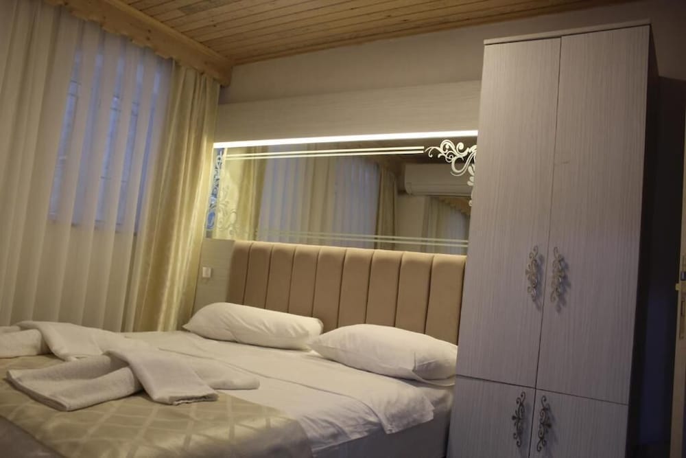 Economy Double Room photo 3