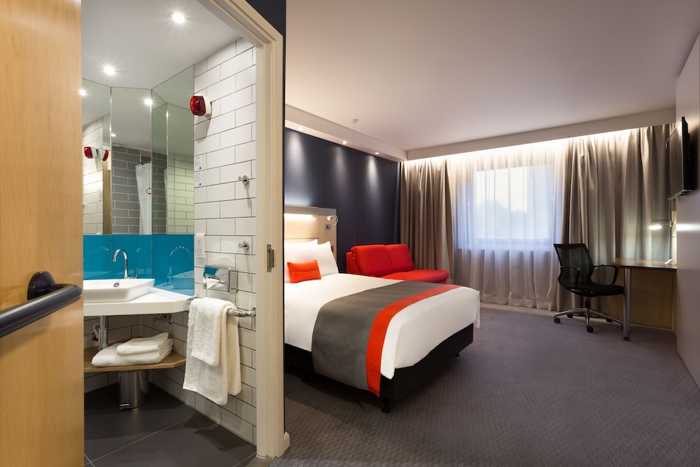 Holiday Inn Express London - Watford Junction, an IHG Hotel, Photo 4