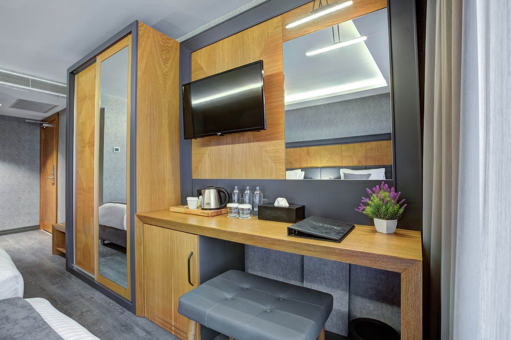 Superior Triple Room photo 2