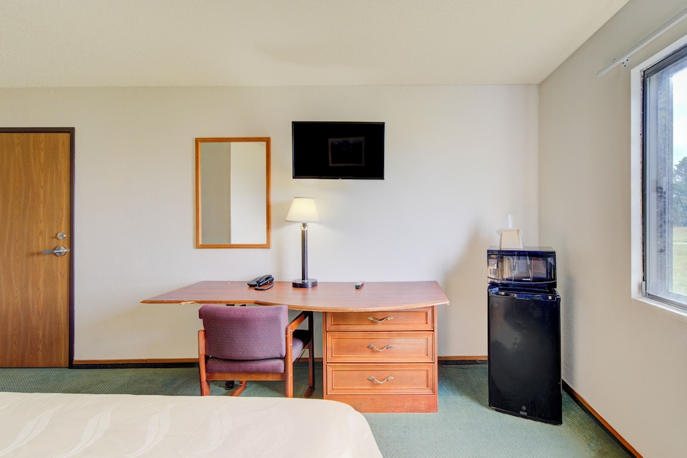 Room, 1 Queen Bed, Non Smoking - Photo 3