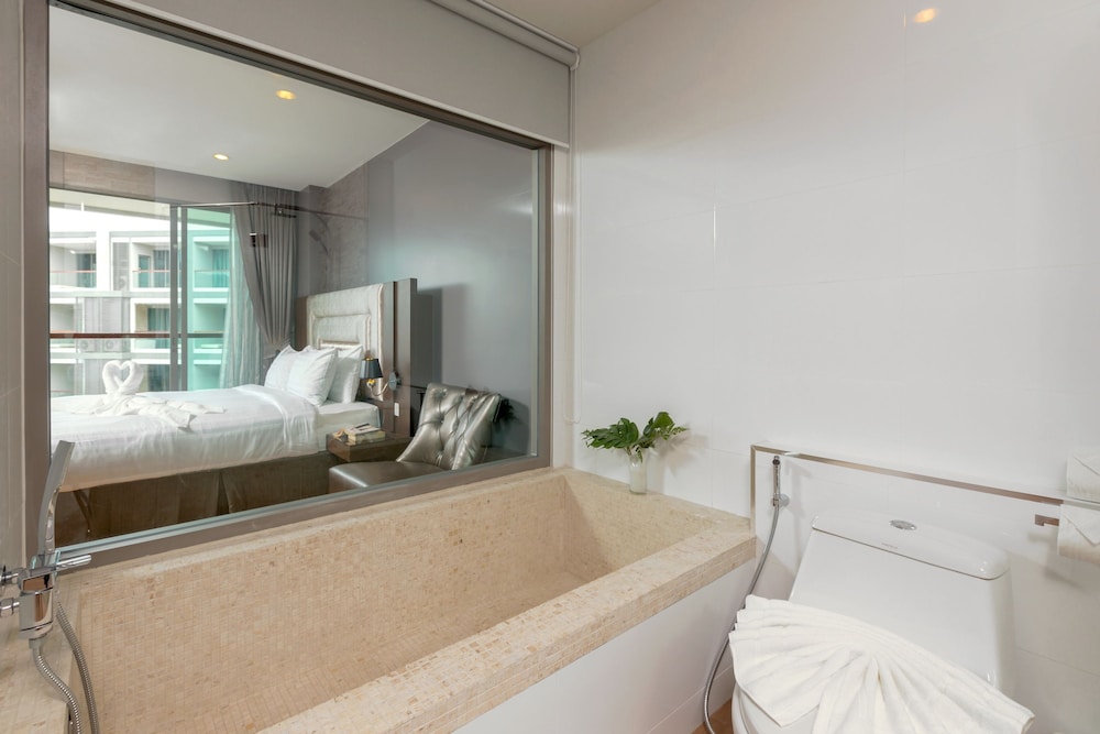 1 bedroom photo 2