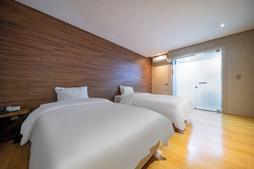 Luxury Twin Room, 2 Twin Beds - Photo 6