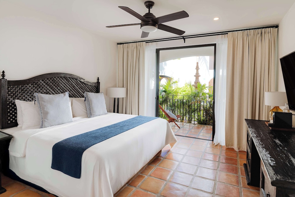 Room, 1 King Bed, Accessible, Pool Access - Photo 1