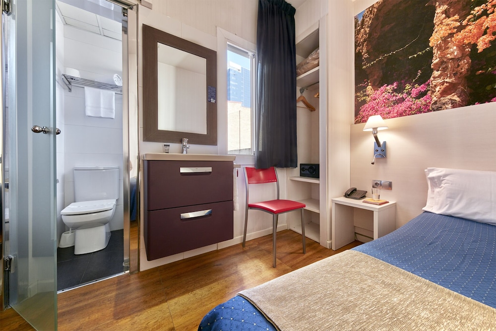 Basic Single Room photo 2