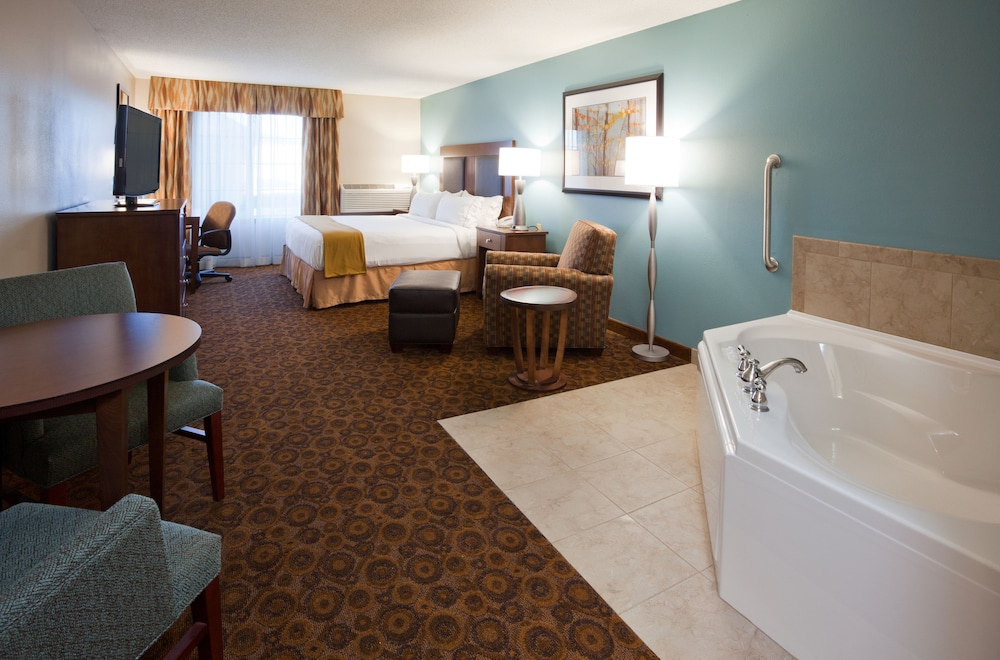 Suite, 1 Twin Bed, Jetted Tub (Whirlpool)