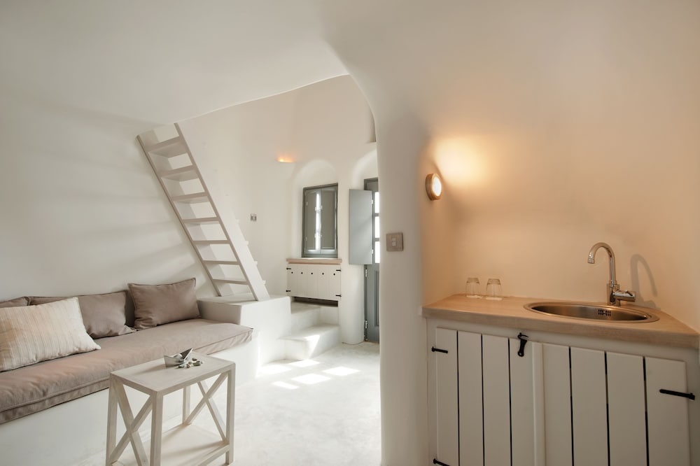 Premium Loft with Balcony Caldera View - Photo 15