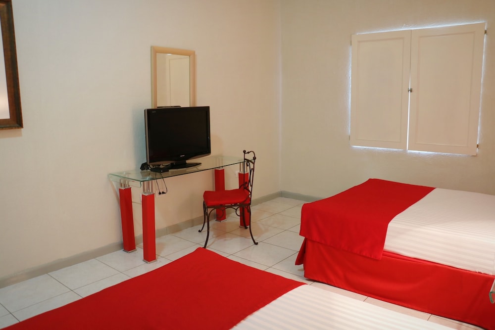 Standard Double Room - Photo 3