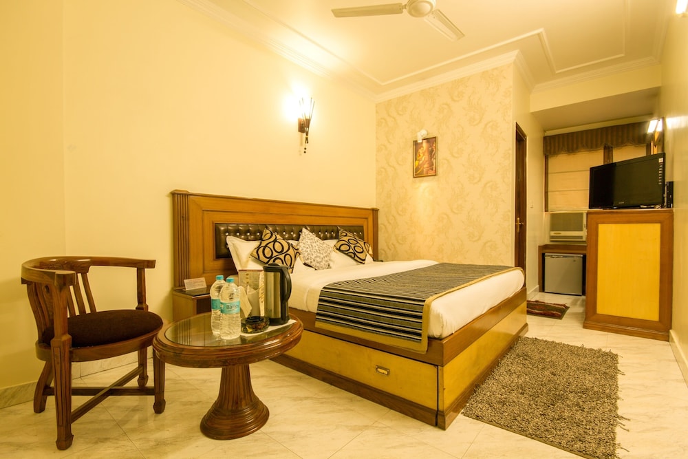Deluxe Room - Photo 9