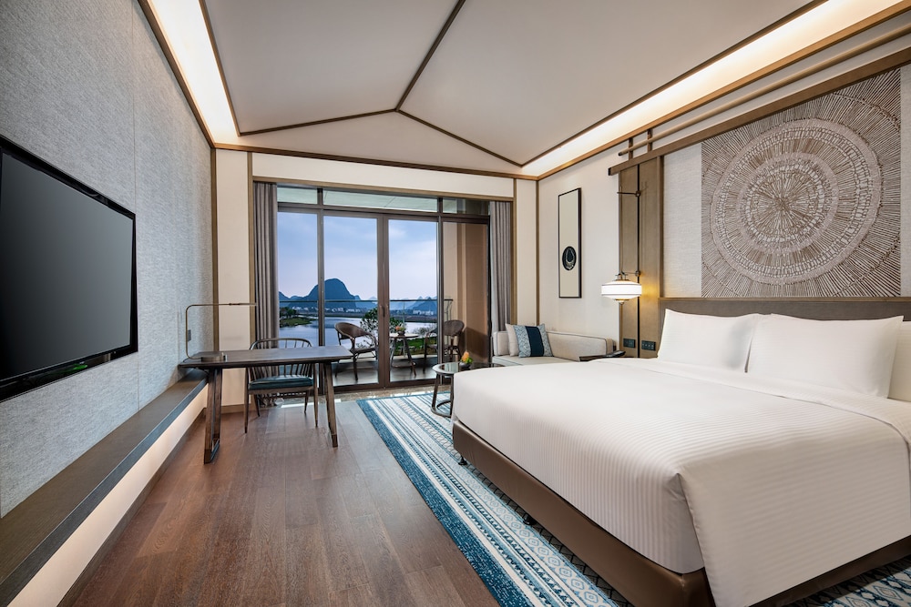 Deluxe Double Room, Lake View photo 1