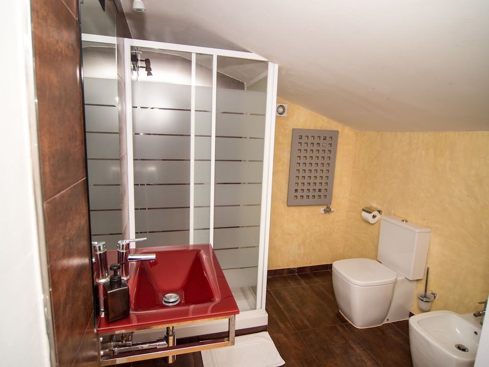 Apartment, 3 Bedrooms (For 8 people) photo 2