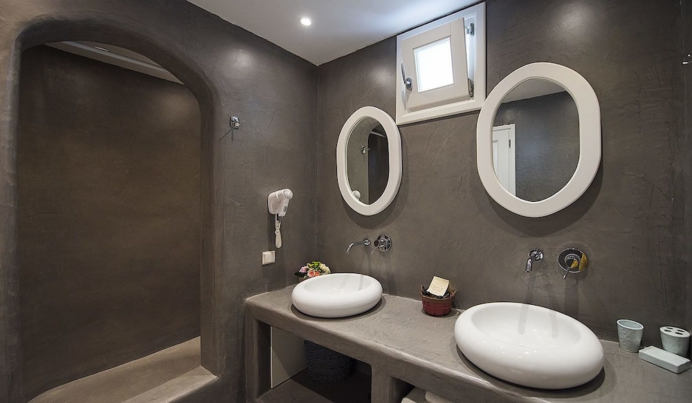 Suite with outdoor Hot Tub and Garden View - Photo 10