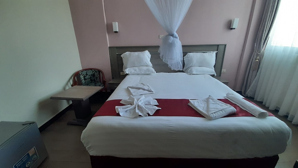 Standard King Room photo 2
