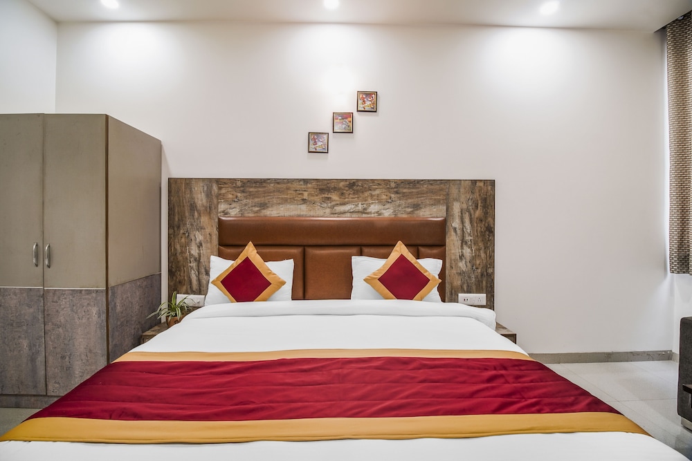 Deluxe Double or Twin Room, 1 Queen Bed photo 2