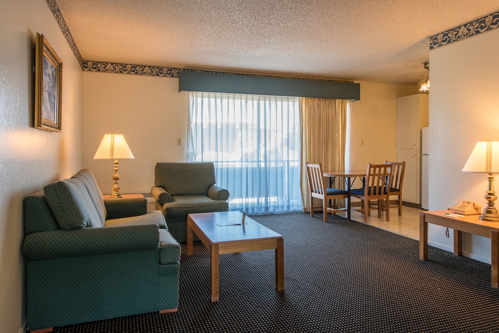 Executive Suite, 1 Queen Bed - Photo 6