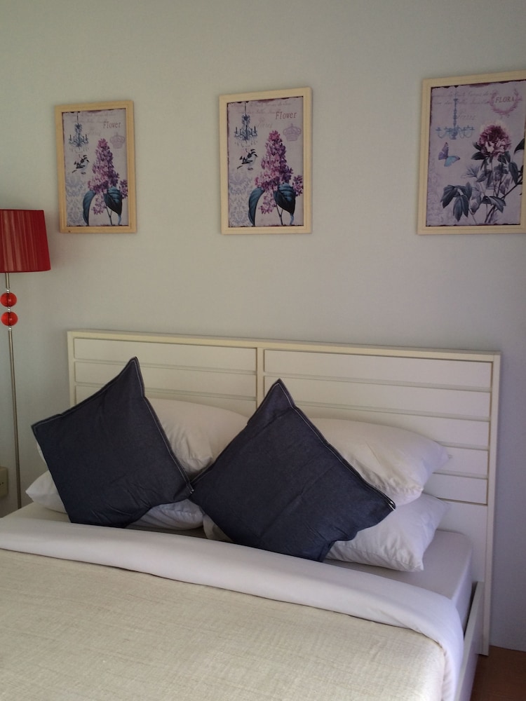 Deluxe Seaview Cabin photo 3