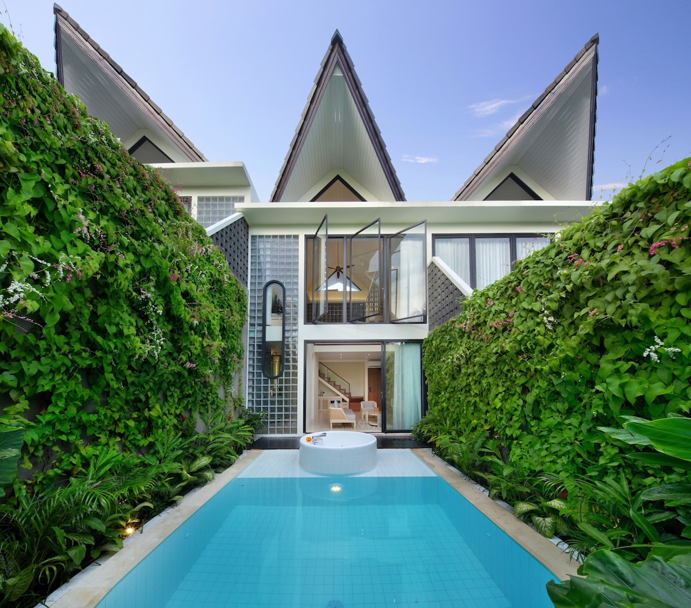 Smart Loft One Bedroom Villa with Private Pool & Jacuzzi - Photo 1