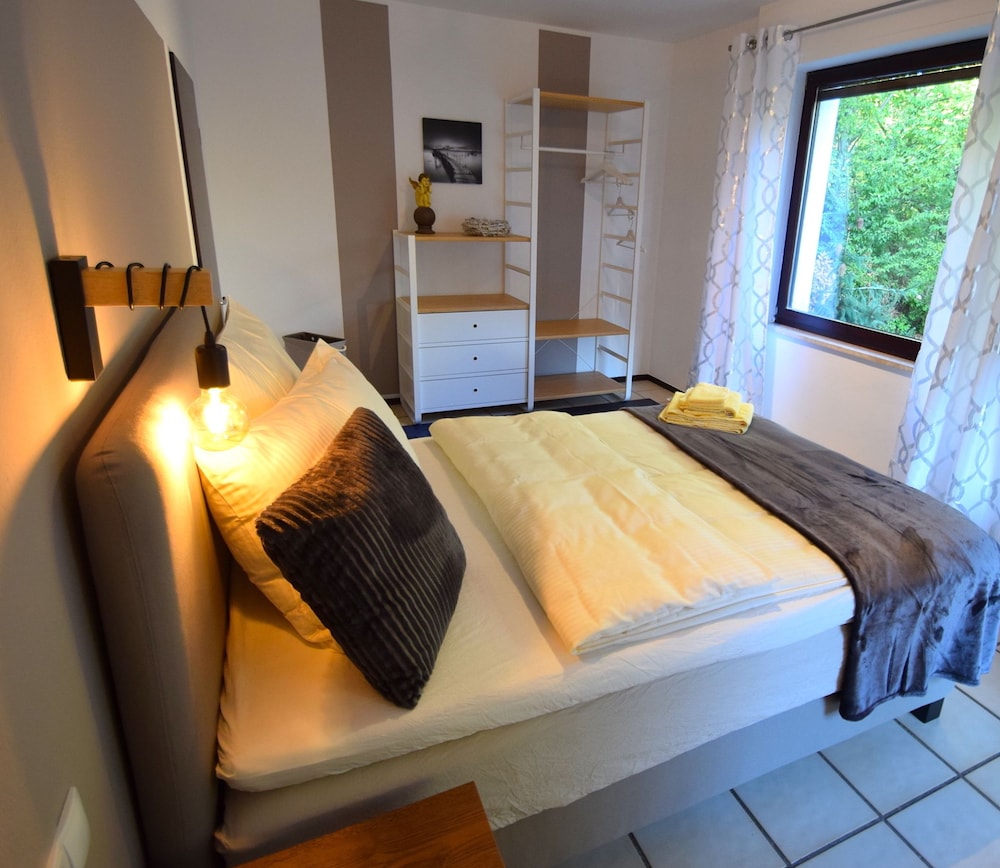 Grand Apartment, 3 Bedrooms, Non Smoking, Ground Floor photo 2