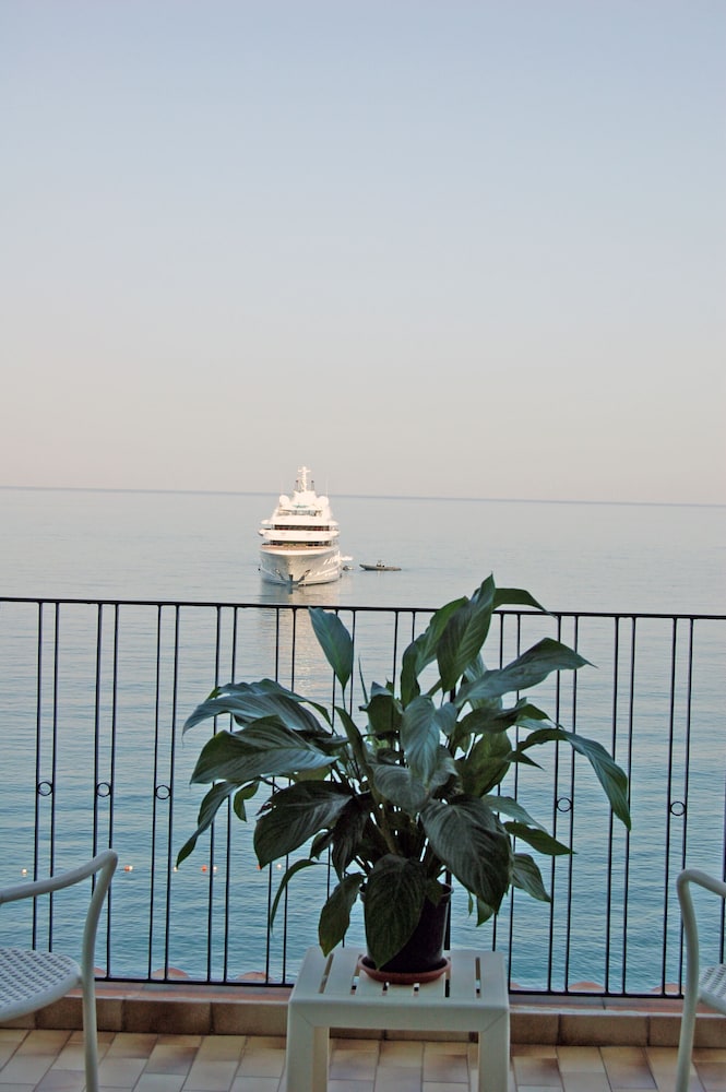 Superior Double or Twin Room, Terrace, Sea View - Photo 16