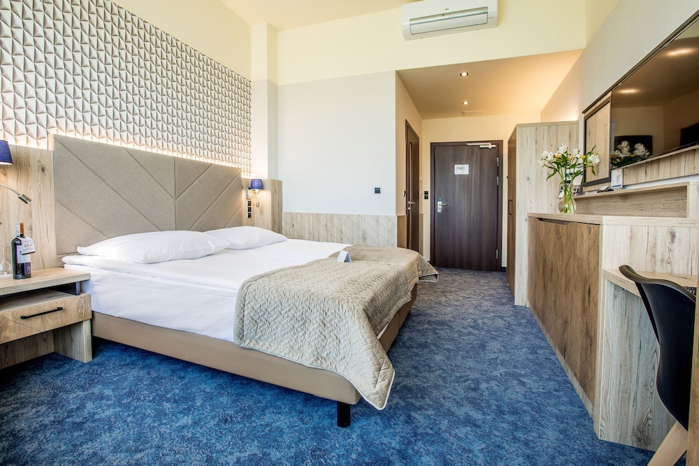 Panoramic Twin Room photo 2