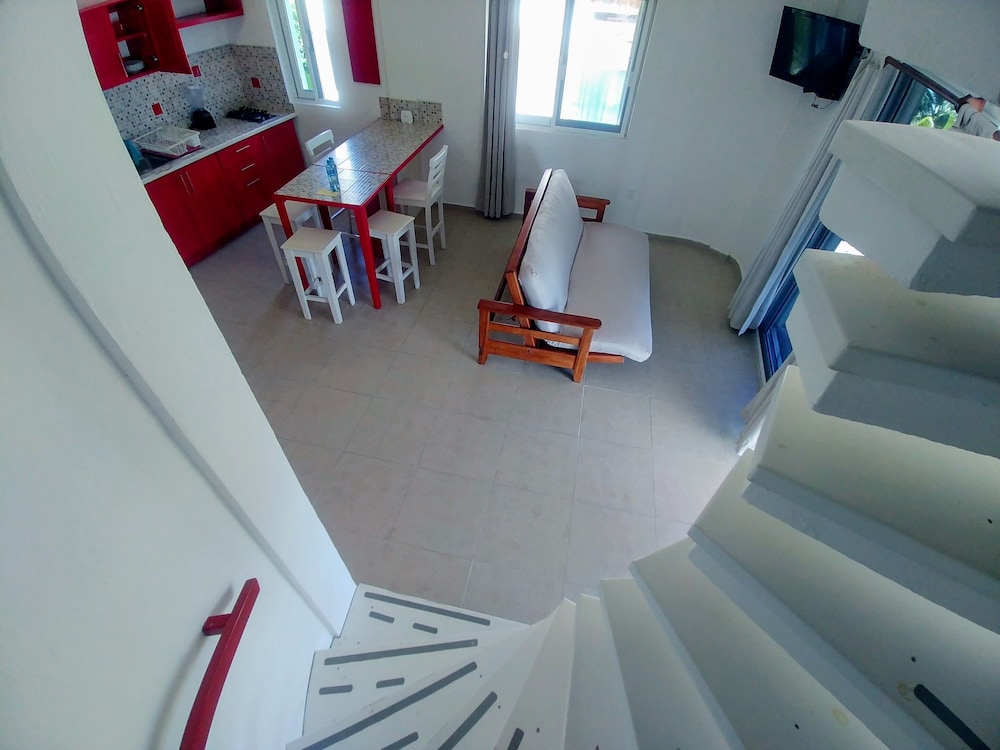 Comfort Apartment, 2 Bedrooms, Oceanfront photo 2