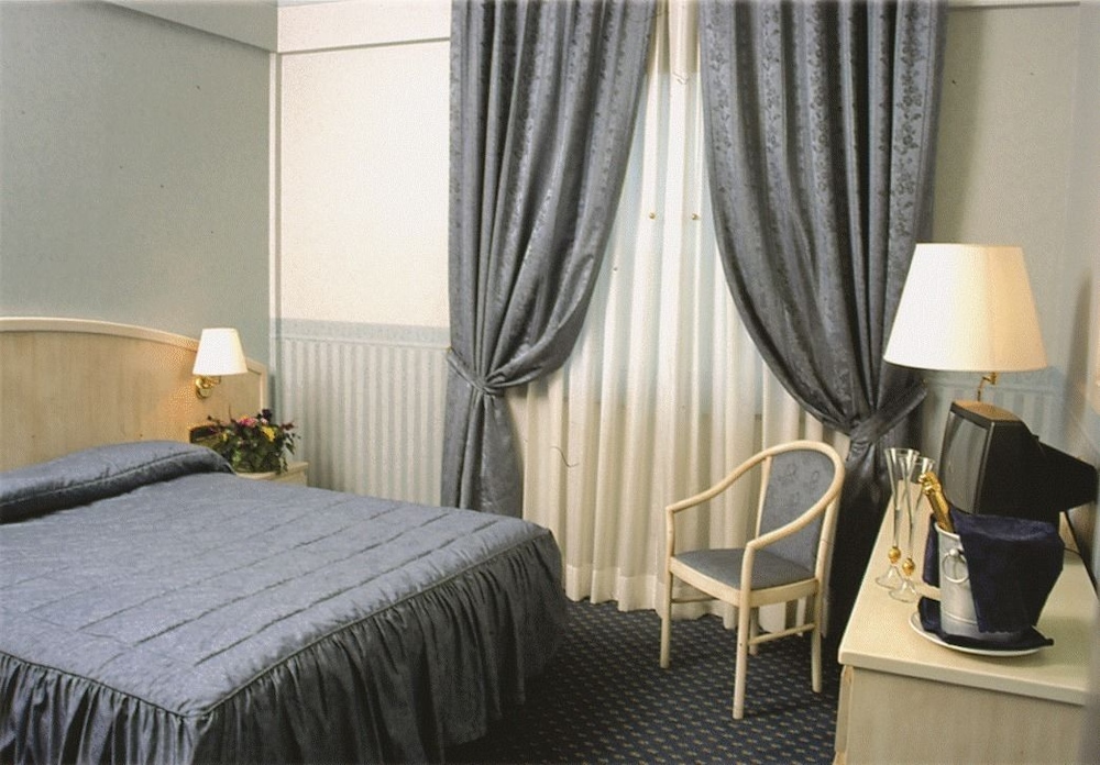 Standard Double or Twin Room photo 1