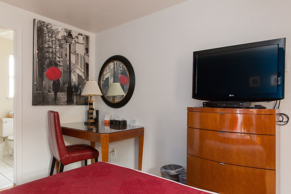 Standard Room, 1 Queen Bed - Photo 2