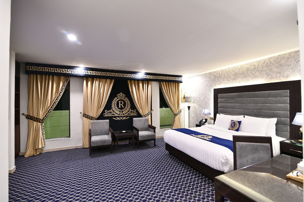 Executive Room - Photo 1