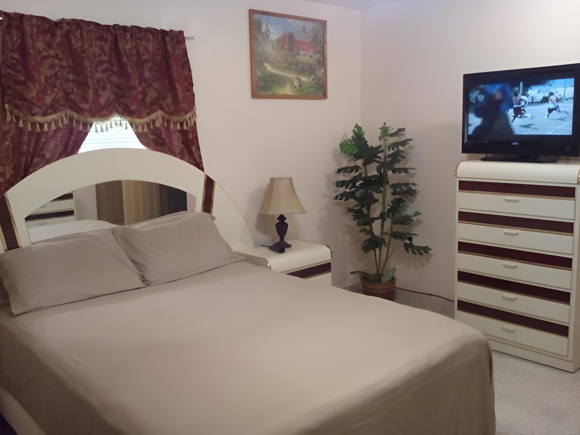 Deluxe Room, 1 Queen Bed, Garden View, Garden Area photo 3