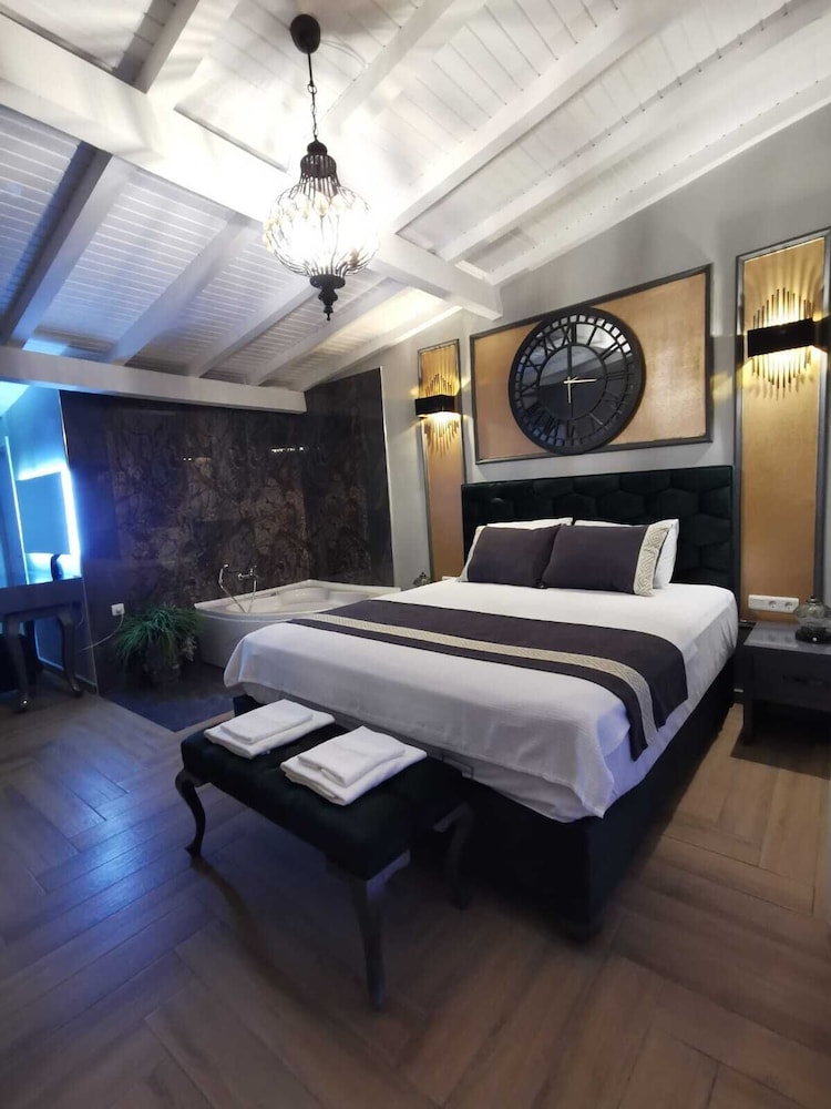 Executive Double Room, Jetted Tub