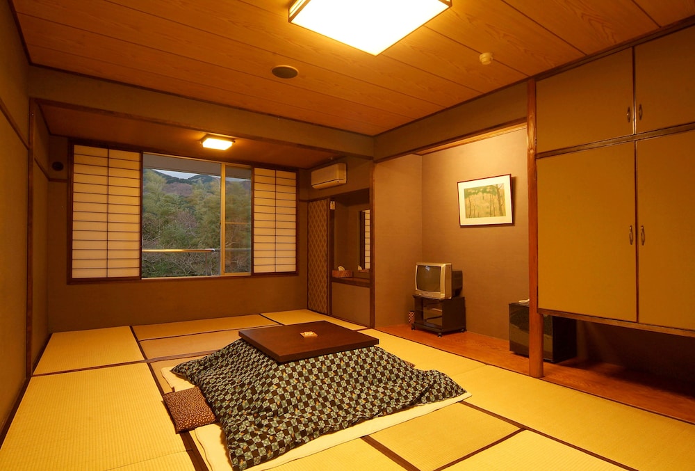 JP Style w/ Shared Bath, Non Smoking (Child fee apply from age 3+/Advance notice for food allergies) photo 2
