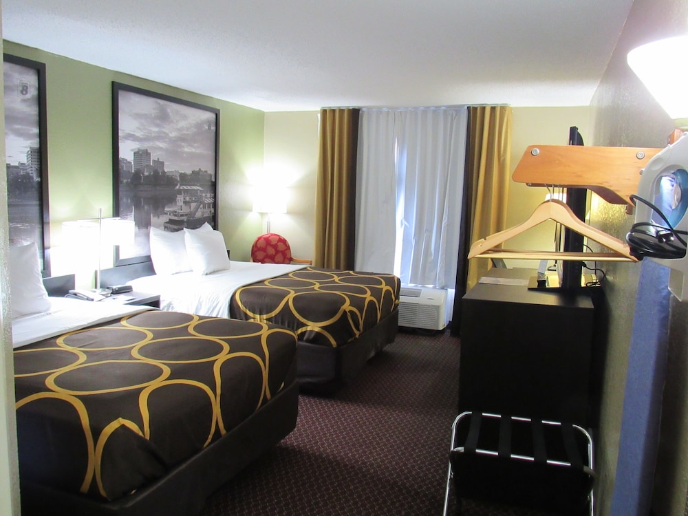 Room, 2 Queen Beds, Non Smoking - Photo 6