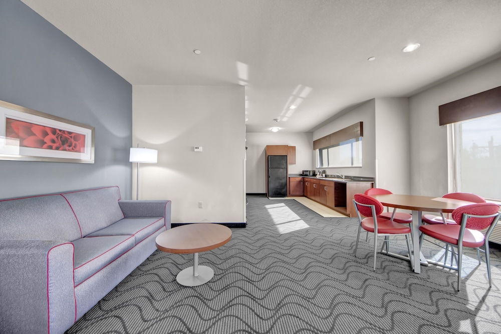 Suite, 1 King Bed, Accessible (Communications, Mobility, Access Tub) photo 2