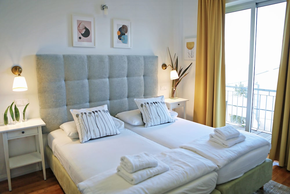 Family Room, Balcony photo 1