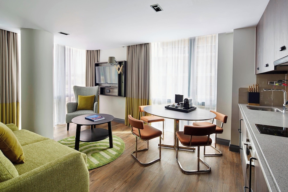 Suite, 1 Double Bed (2 Bedrooms) photo 1