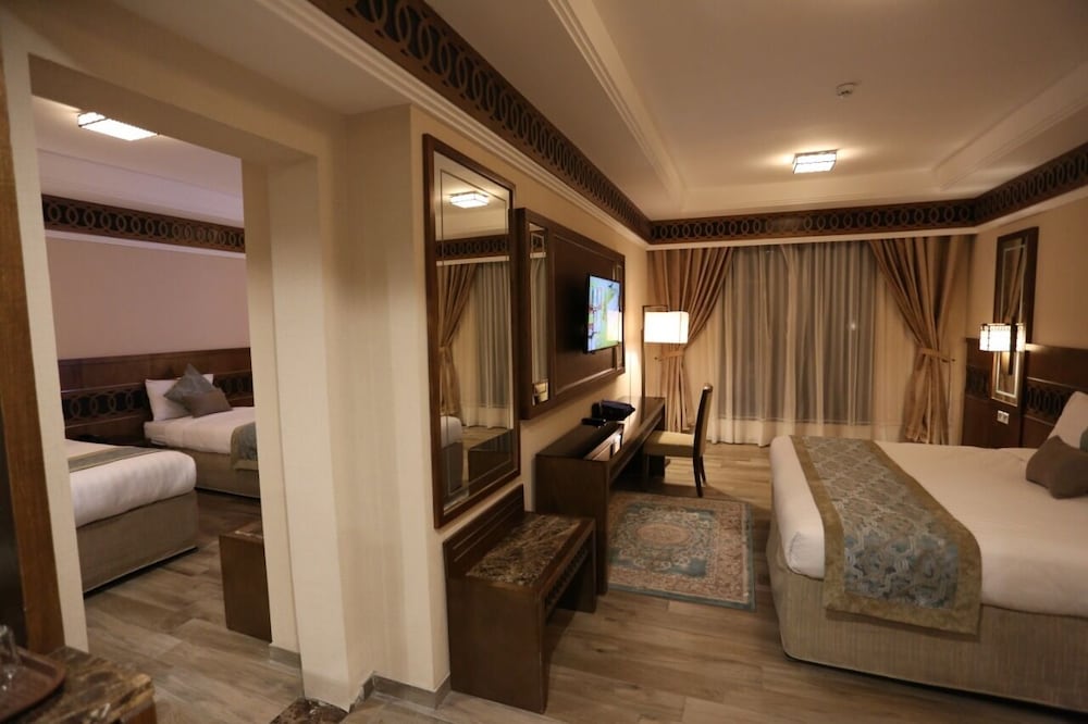 Family Room - Photo 9