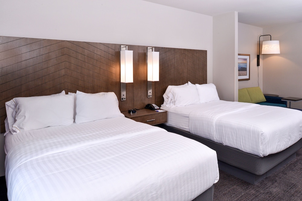 Suite, Multiple Beds photo 2
