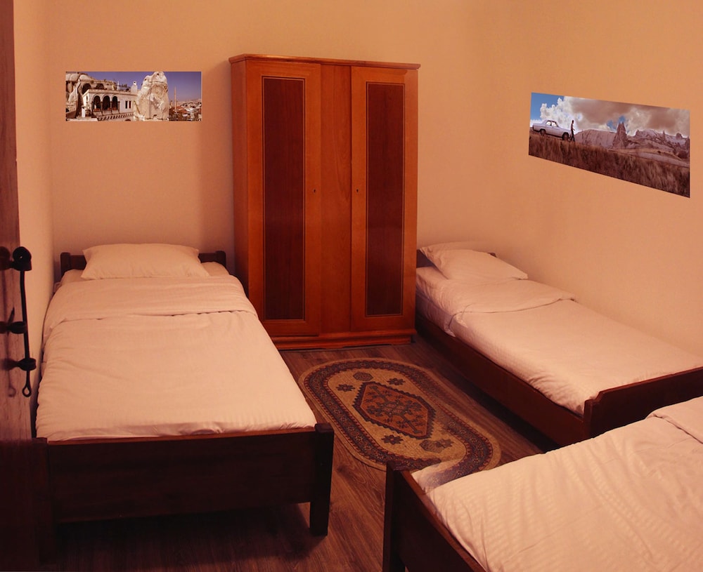 Triple Room, Shared Bathroom photo 1