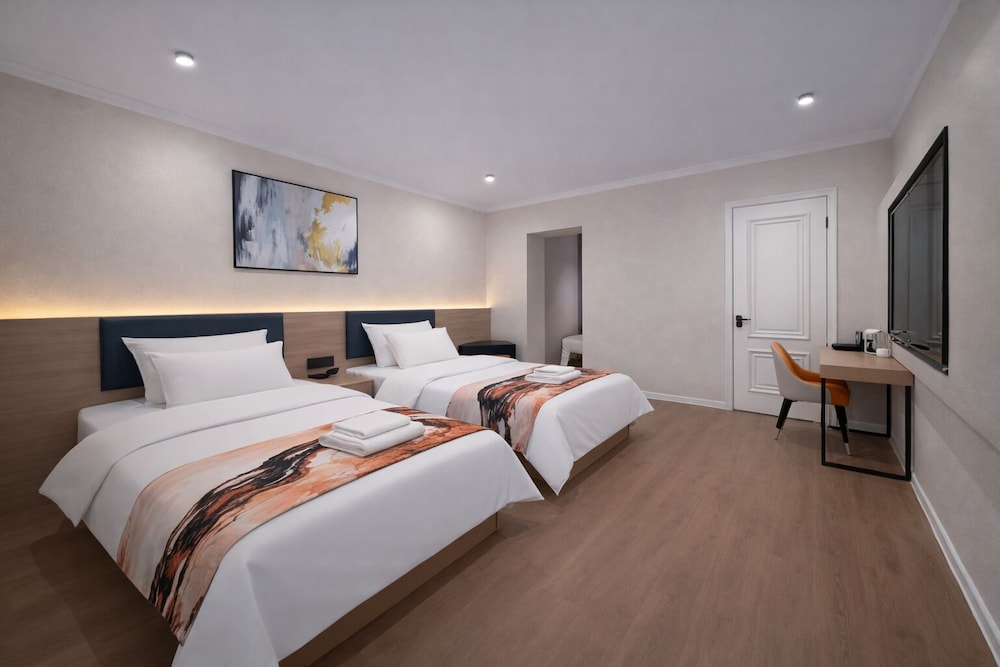 Family Suite, Courtyard View