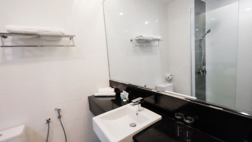 Standard Room, Queen or 2 Single Beds photo 2