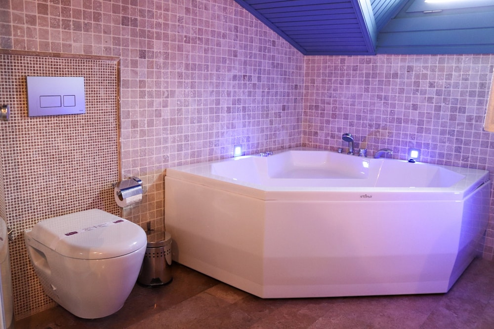 Comfort Loft, 1 Bedroom, Non Smoking, Partial Sea View photo 2