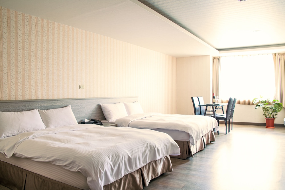 Elite Quadruple Room, 2 Double Beds photo 1