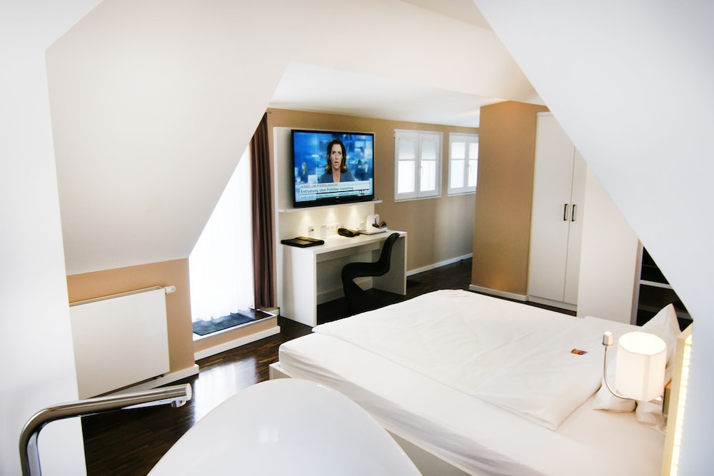 Suite (Valentine) - Photo 2
