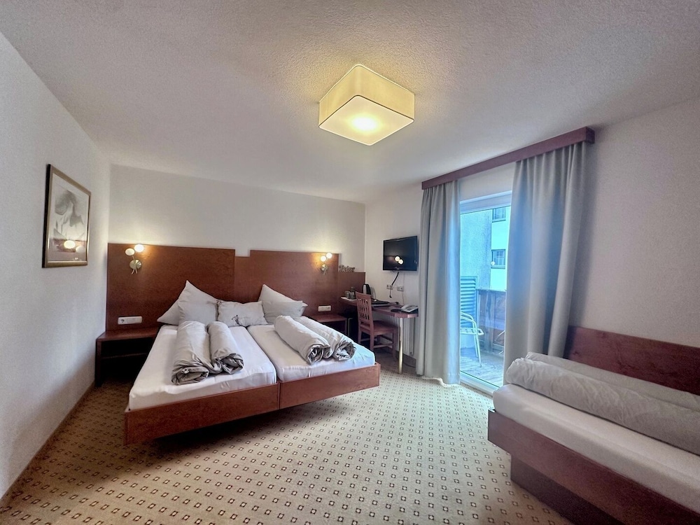Triple room with balcony