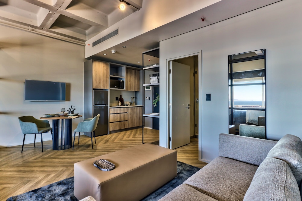 Apartment, 2 Bedrooms - Photo 3