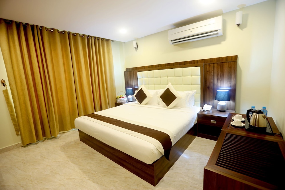 Deluxe Double or Twin Room photo 3