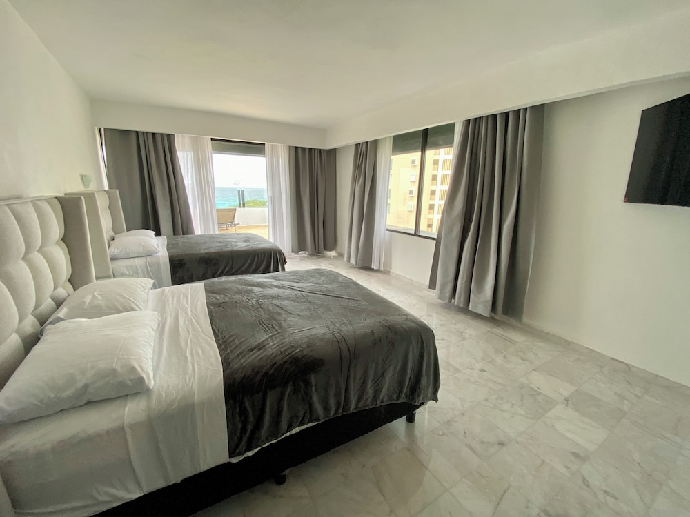 Signature Apartment, 2 Double Beds, Kitchenette, Sea View