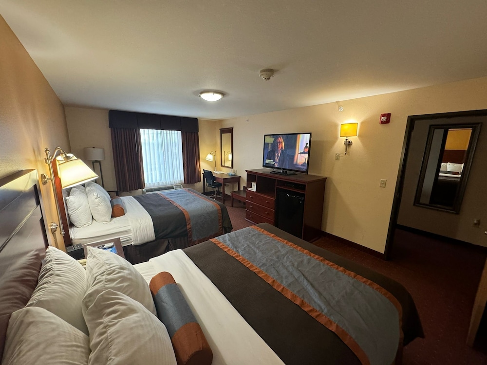Room, 2 Queen Beds, Non Smoking - Photo 8