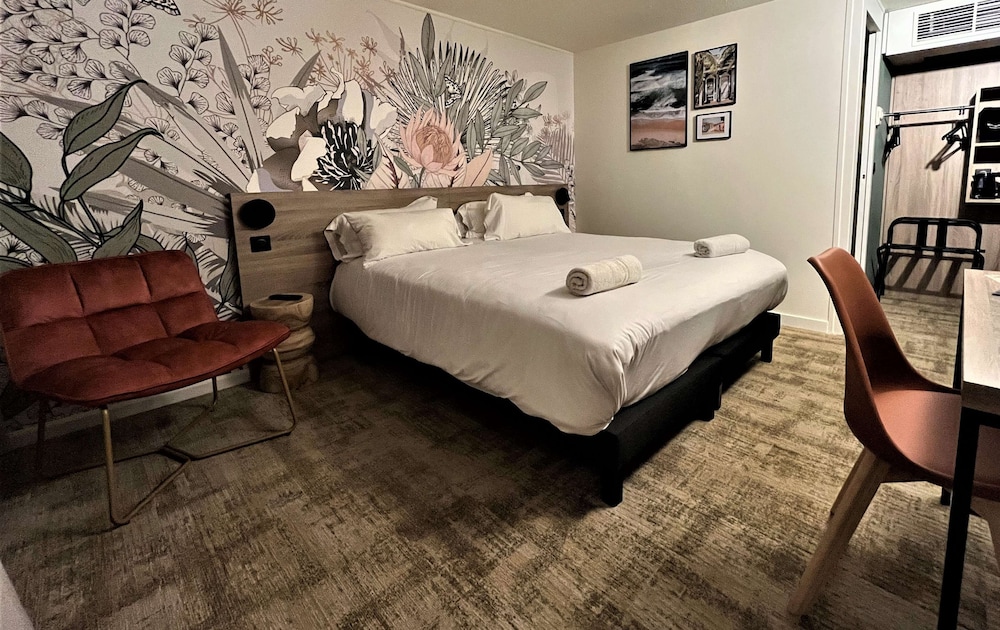 Standard Room, 1 Double Bed - Photo 12